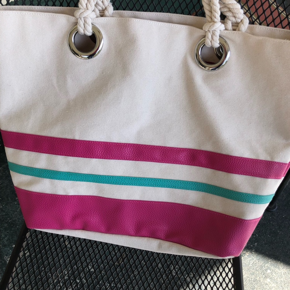 New Tote - Picture 2 of 6